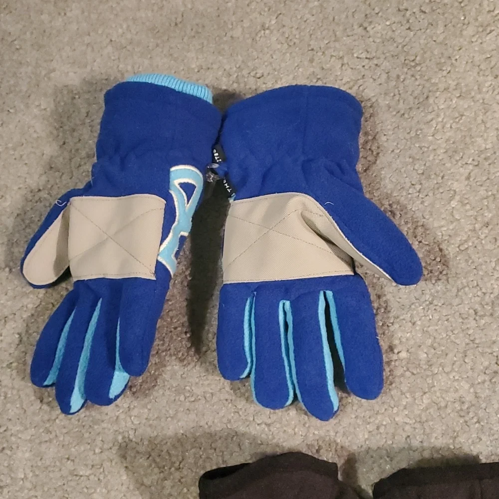 2 new pairs boys youth gloves.peace and texting flip gloves
